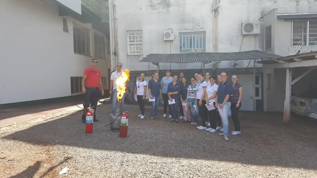 Equipe Alpha realiza treinamento em prevenção de incêndios